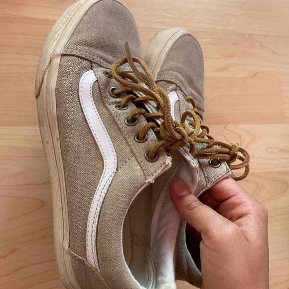 Vans - Picture 3 of 7